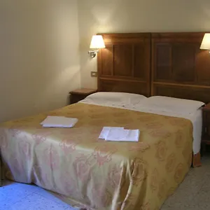 2* Pensión Maison De Marta